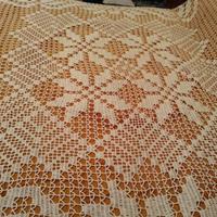 Copriletto a uncinetto