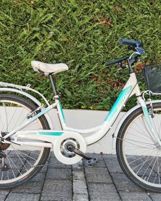 City bike ragazza con cestino e cambio Shimano