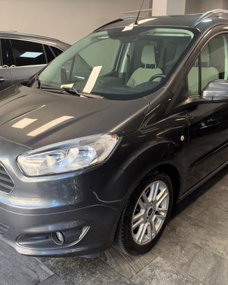 Ford Tourneo Courier 1.5 TDCI 95 CV Titanium