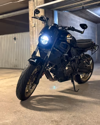 Xsr 700 - Tagliandata + gomme nuove