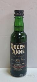 Queen Anne Rare Scotch Whisky Mignon