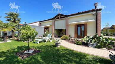 Villa di 230 m² con più di 5 locali a Jesolo