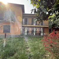 RIF. 032 - VILLA CON GIARDINO IN CENTRO