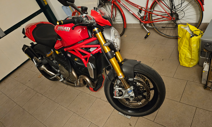 Ducati Monster 1200S