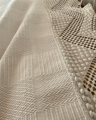 COPERTA TESSITURA A TELAIO E UNCINETTO