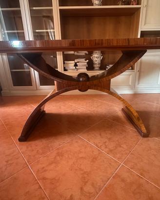 Tavolo ovale di prestigio