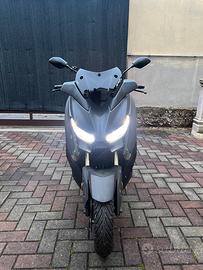 X-max 125