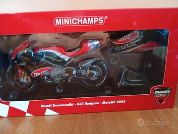 Ducati Desmosedici GP 2004 - 1/12 Minichamps 