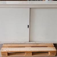 armadio in metallo basso