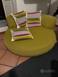 Divano rotondo basso piu’ 3 federe cuscini