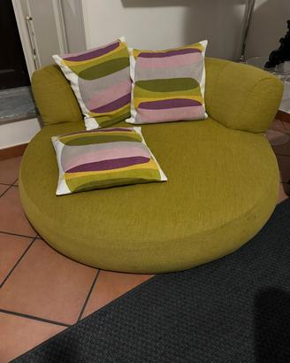 Divano rotondo basso piu’ 3 federe cuscini
