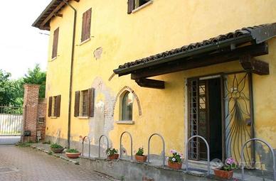 Immobile in asta di 425 m² con 5 locali a Vellezzo