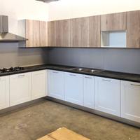 Cucina quasi 7 mt NUOVA, componibile - fine serie
