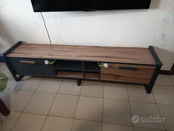 Tavolo da pranzo con 6 sedie + altri mobili