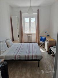 Stanza in appartamento di 110 m² a Pisa