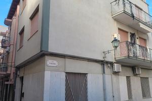 Vendita intero stabile pieno centro