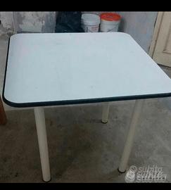 Tavolo 4 gambe legno 