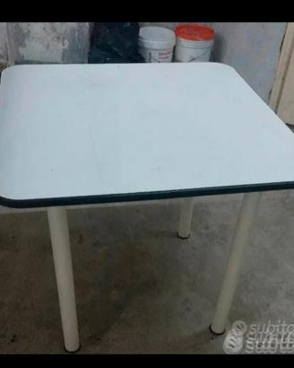 Tavolo 4 gambe legno 