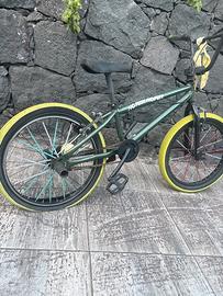 BMX perfetta per impennare e fare Trick