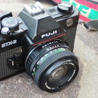 Reflex 35 mm Fuji STX-2 con obiettivo 50mm f/1.9
