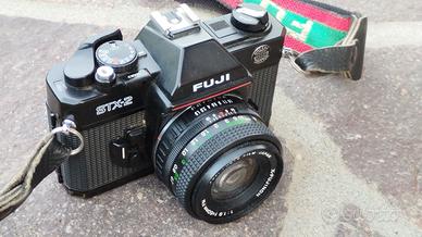 Reflex 35 mm Fuji STX-2 con obiettivo 50mm f/1.9
