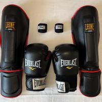 Kickboxing kit protezione guantoni paratibie fasce