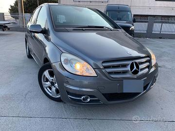 Mercedes Benz B180 CDi  premium 2010