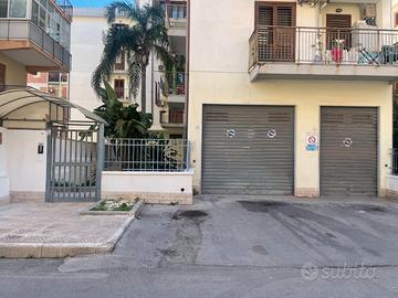 Via grottasanta garage in condominio recintato