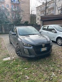 Peugeot 208 neopatentati