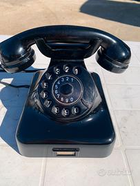 Telefono antico di bachelite da collezione