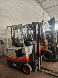 carrello elevatore elettrico marca OM 1500kg