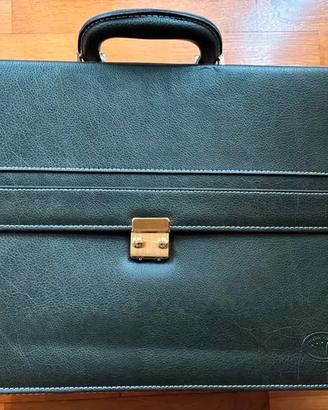 24h in pelle verde Pierre Cardin
