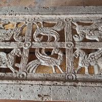 prestigioso tavolinetto in pietra artistica