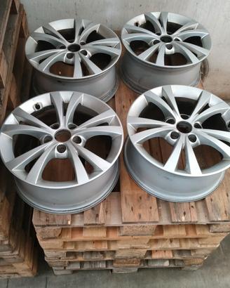4 cerchi lega da 16" originali alfa giulietta