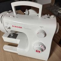Singer 2250 macchina da cucire NUOVA
