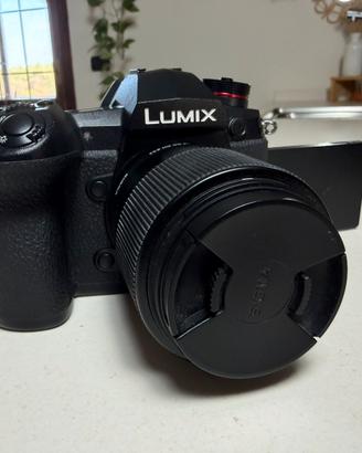 Panasonic Lumix G9 + Sigma 30mm f/1.4