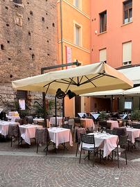 Ombrellone con braccio laterale