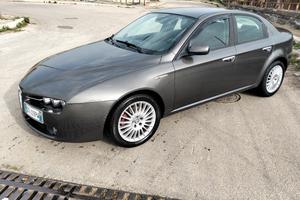 alfa 159 scambi o con moto , tutta tagliandata  