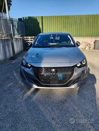 Il futuro ha un nuovo stile: Peugeot e-208