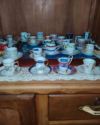 Tazzine da collezione in porcellana dipinte a mano