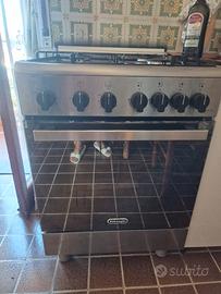 macchina gas 4 fuochi e forno 