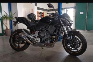 Moto-Honda Hornet