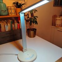 Lampada led per scrivania, colore bianco. 