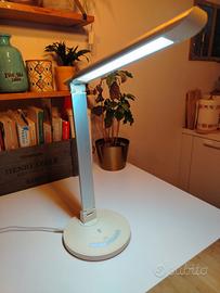 Lampada led per scrivania, colore bianco. 