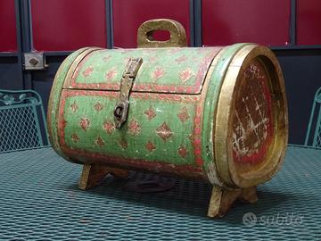 Antico bauletto Fiorentino in legno laccato