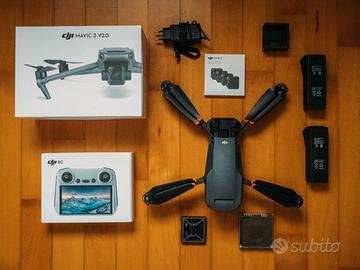 DJI Mavic 3 Combo + DJI RC + Accessori