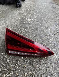Fanale Interno Destro Sx Sul Portellone Mercedes C