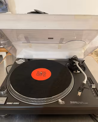 Giaradischi Technics Quartz