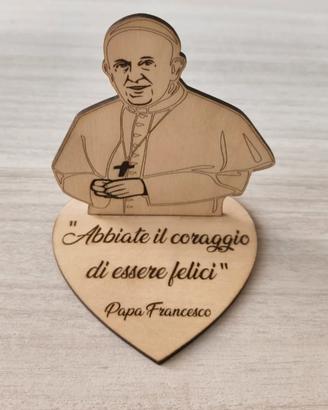 statua papa fracesco