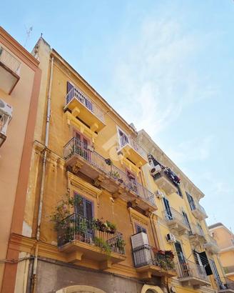 4 LOCALI A BARI